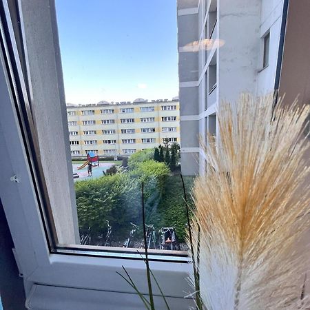 Apartment Metro Slodowiec Free Parking Warsawa Bagian luar foto