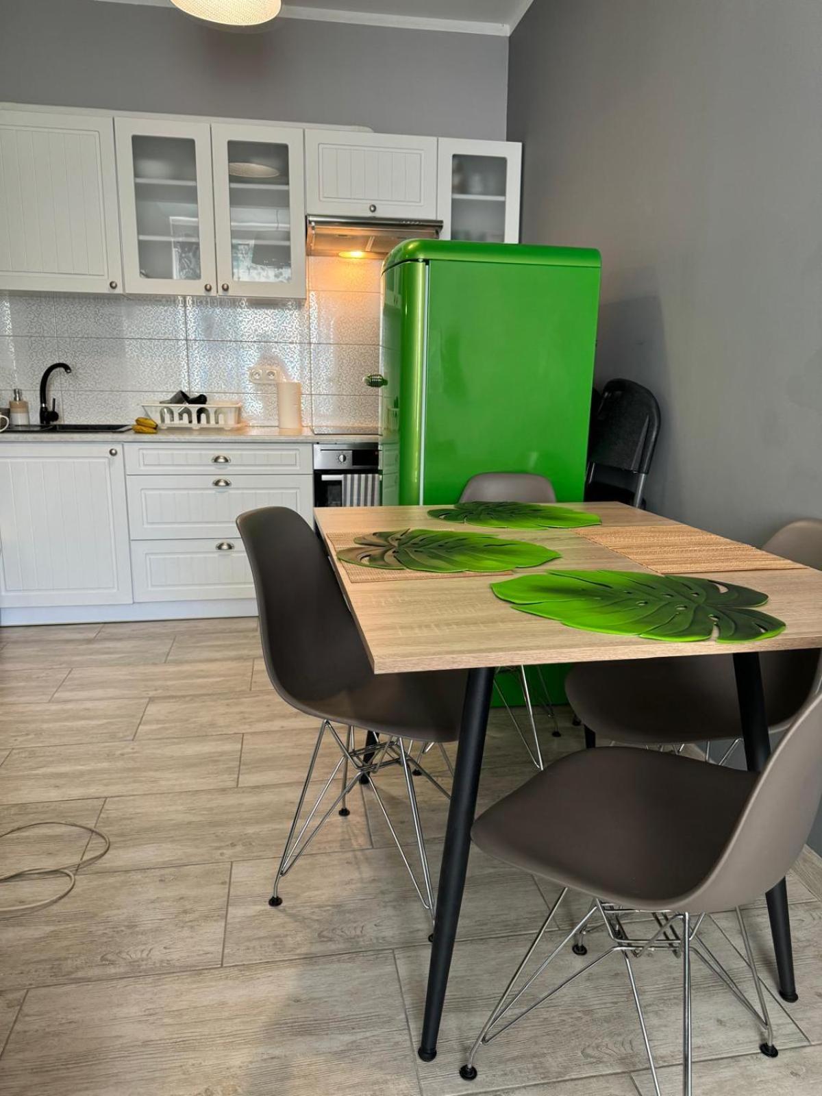 Apartment Metro Slodowiec Free Parking Warsawa Bagian luar foto