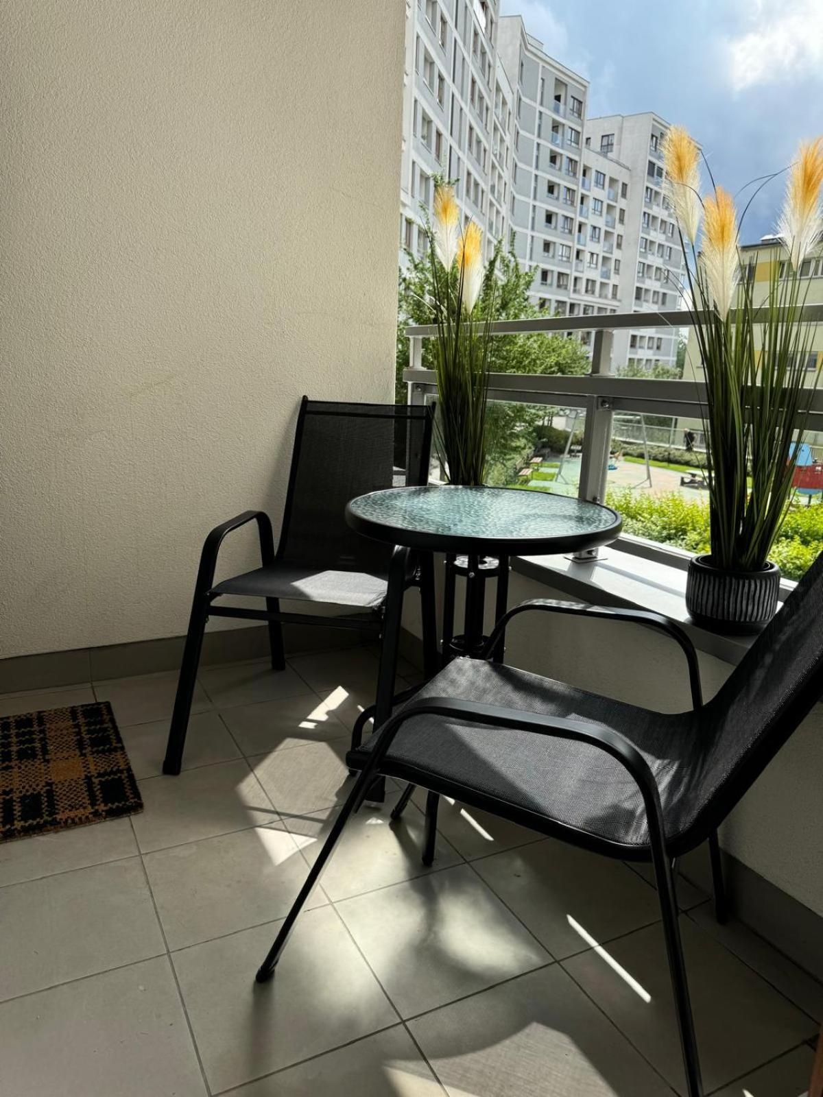 Apartment Metro Slodowiec Free Parking Warsawa Bagian luar foto