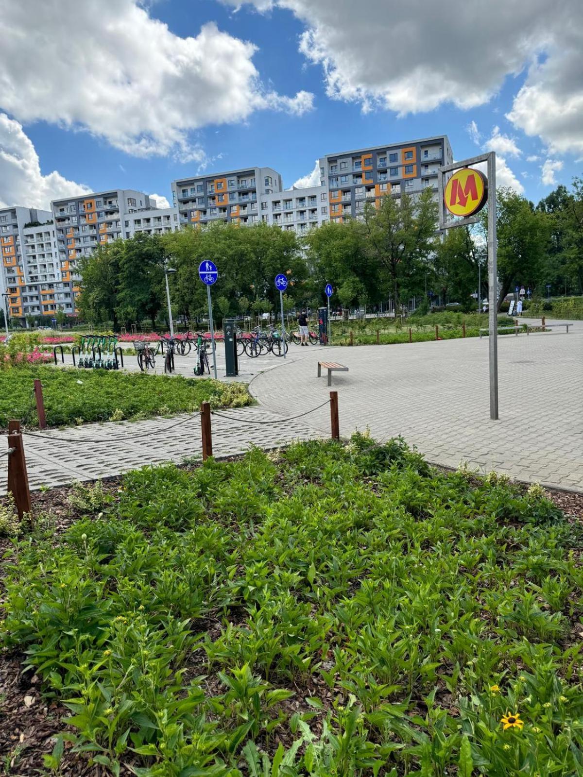 Apartment Metro Slodowiec Free Parking Warsawa Bagian luar foto